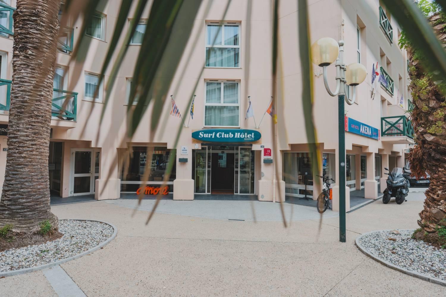 Façade | Surf Club Hôtel by Akena à Biarritz