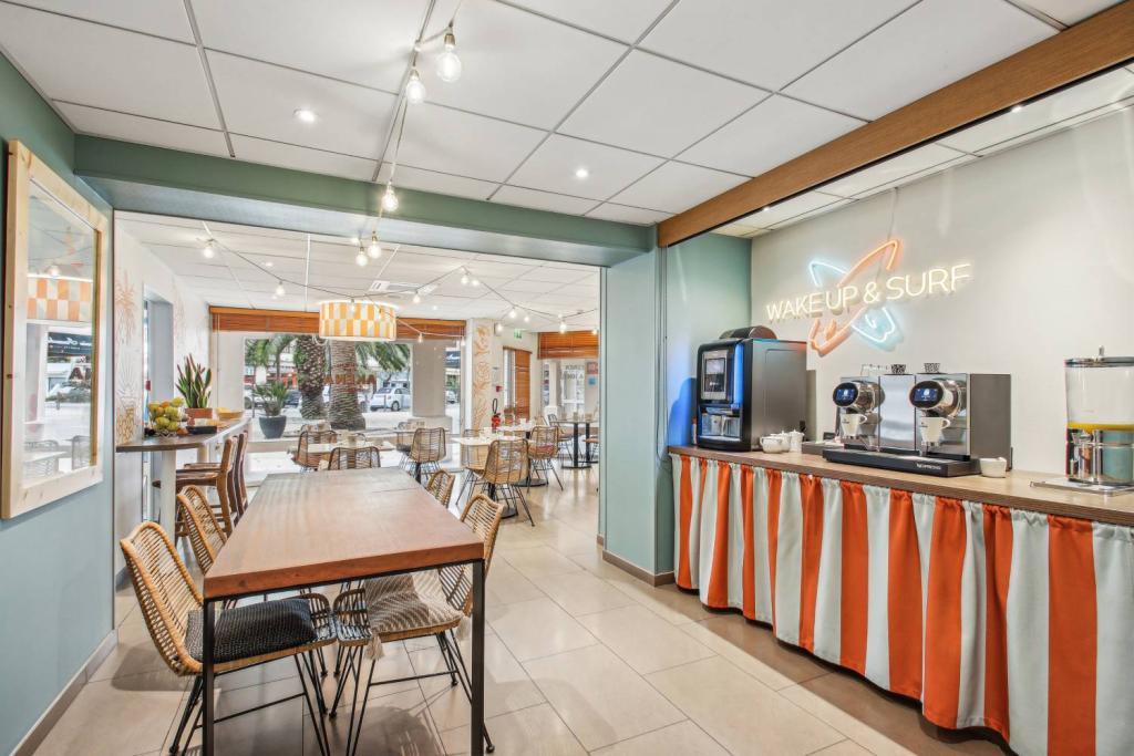 Salle petit-déjeuner | Surf Club Hôtel by Akena à Biarritz