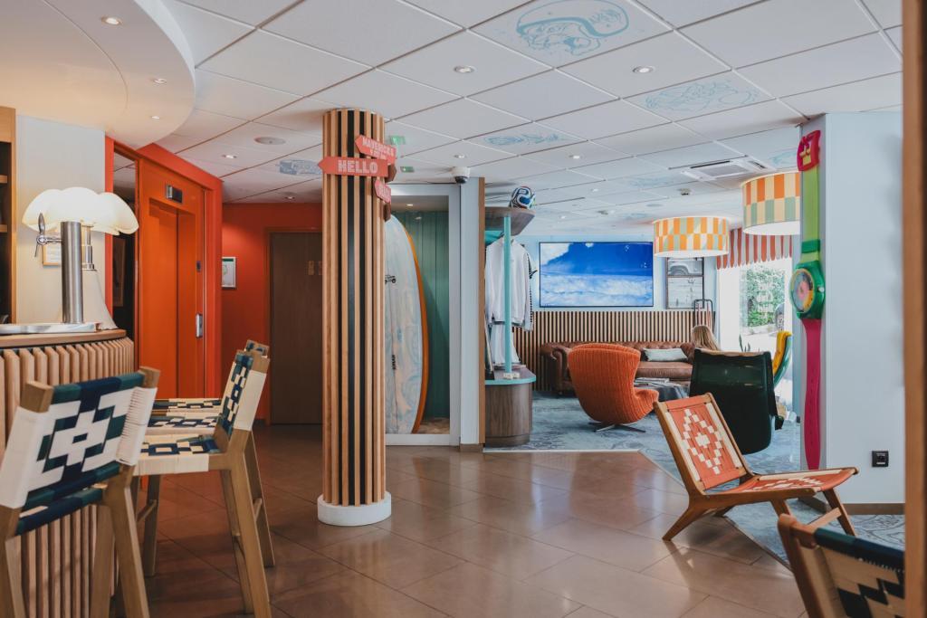 Hall d'entrée | Surf Club Hôtel by Akena à Biarritz